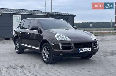 Внедорожник / Кроссовер Porsche Cayenne 2009 в Дубно