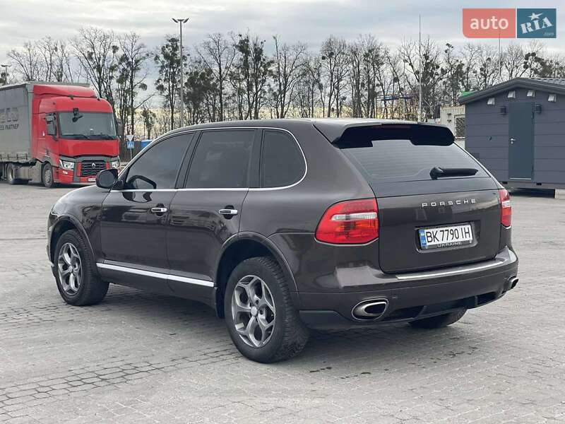 Позашляховик / Кросовер Porsche Cayenne 2009 в Дубні