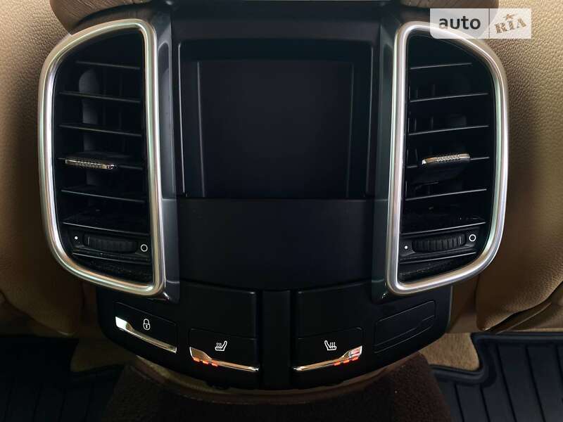 Внедорожник / Кроссовер Porsche Cayenne 2013 в Киеве