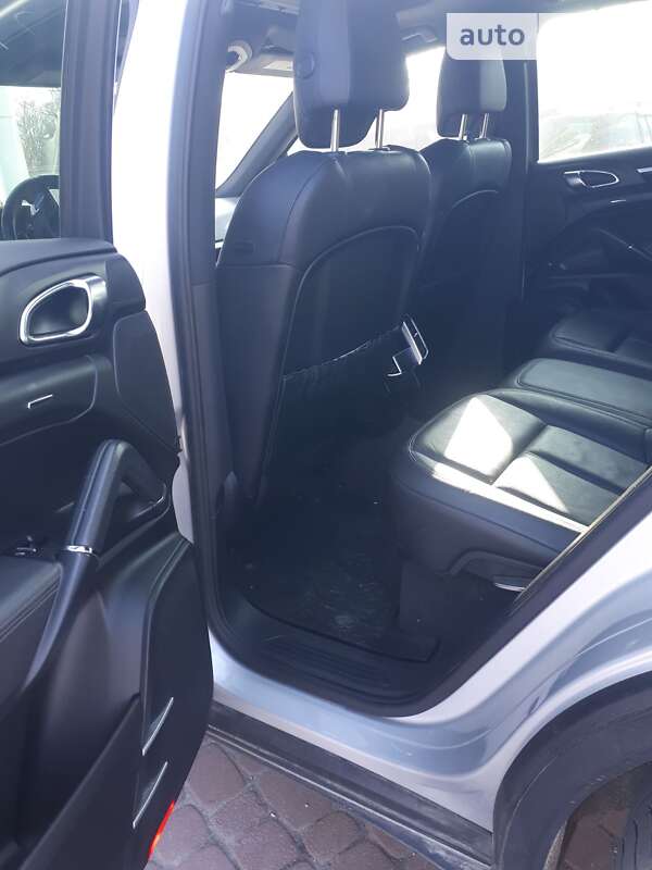 Позашляховик / Кросовер Porsche Cayenne 2012 в Кам'янському