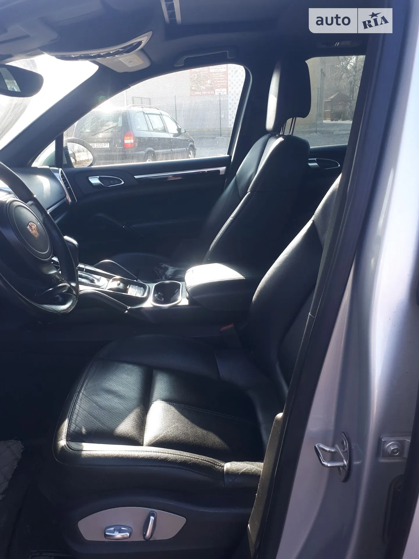 2012 Porsche Cayenne - мініатюра 2