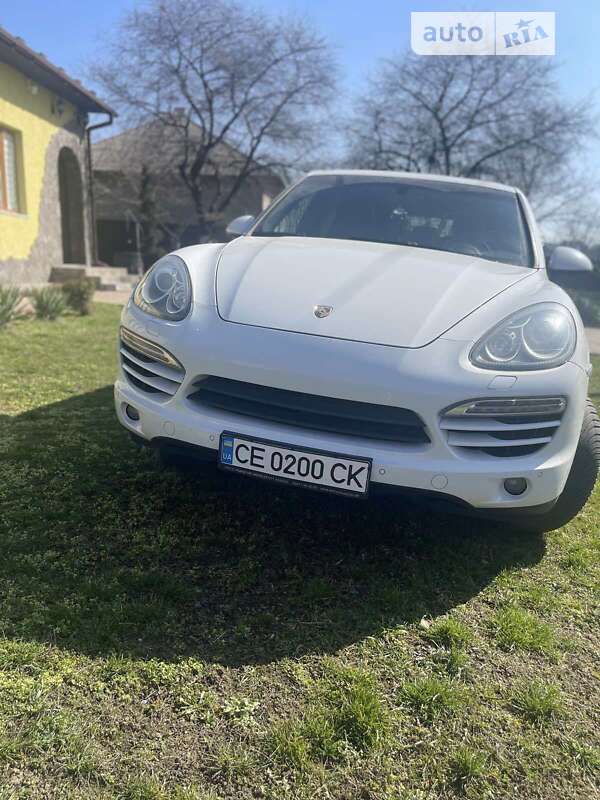 Внедорожник / Кроссовер Porsche Cayenne 2012 в Герце