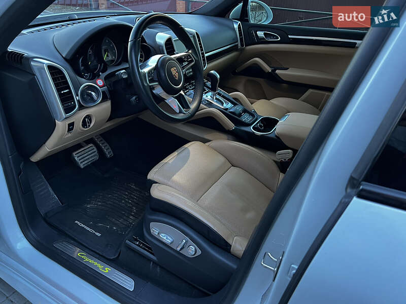 Позашляховик / Кросовер Porsche Cayenne 2017 в Вінниці