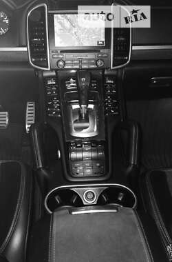 Внедорожник / Кроссовер Porsche Cayenne 2016 в 