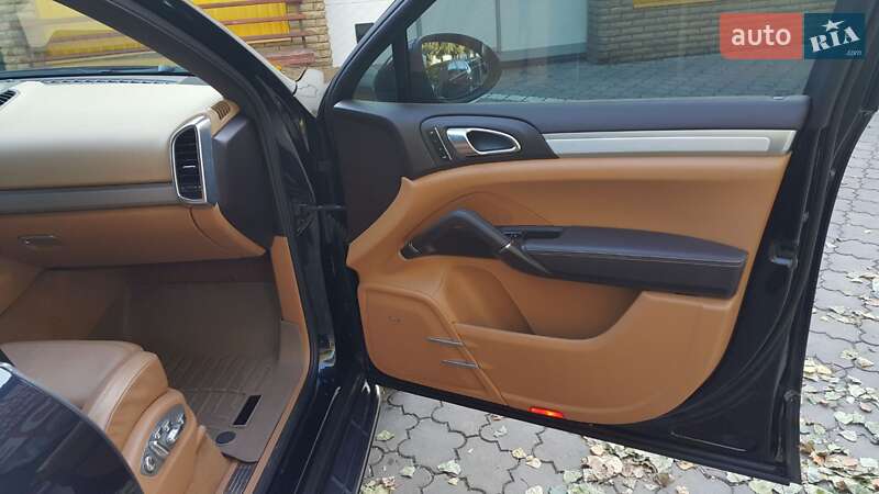 Позашляховик / Кросовер Porsche Cayenne 2010 в Черкасах