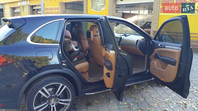 Позашляховик / Кросовер Porsche Cayenne 2010 в Черкасах