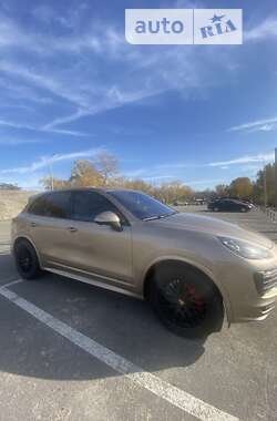 Внедорожник / Кроссовер Porsche Cayenne 2016 в 