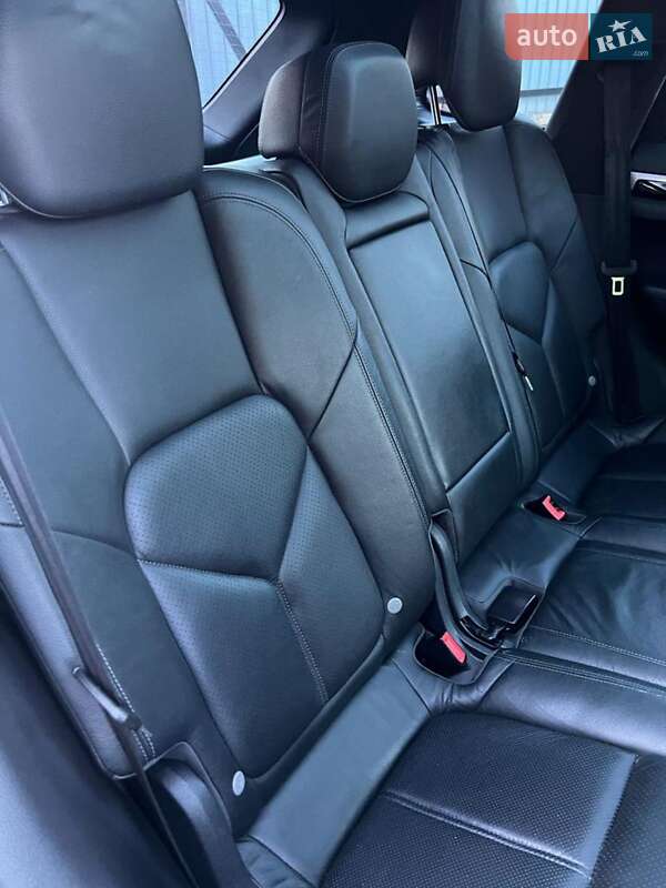 Внедорожник / Кроссовер Porsche Cayenne 2010 в Киеве