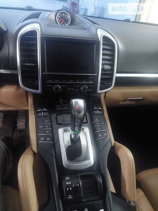 Внедорожник / Кроссовер Porsche Cayenne 2015 в Тернополе