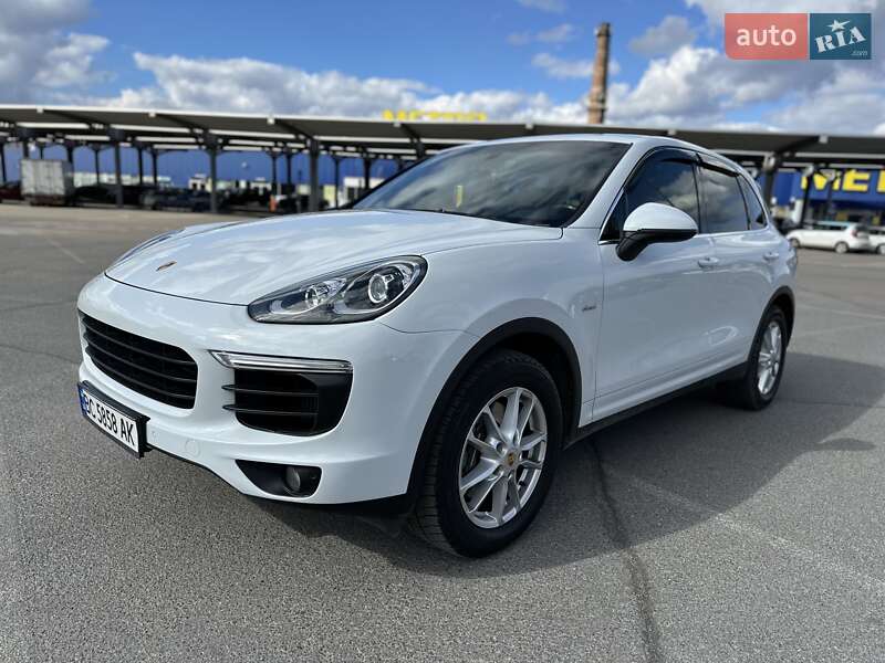 Внедорожник / Кроссовер Porsche Cayenne 2016 в Львове