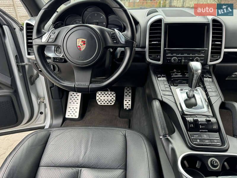 Внедорожник / Кроссовер Porsche Cayenne 2012 в Хмельницком