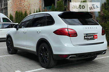 Позашляховик / Кросовер Porsche Cayenne 2012 в Львові