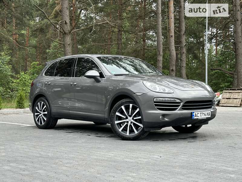 Внедорожник / Кроссовер Porsche Cayenne 2012 в 