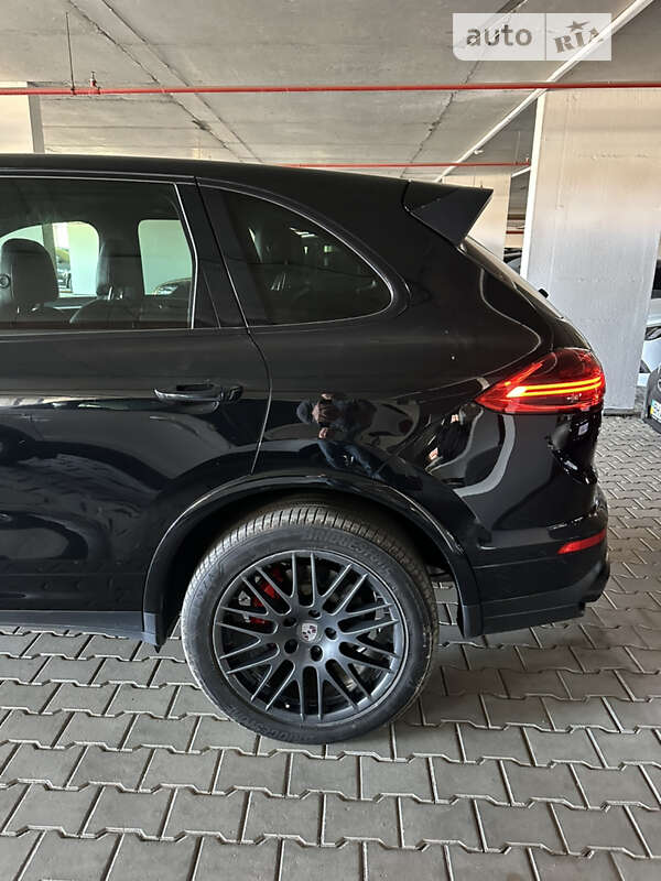 Позашляховик / Кросовер Porsche Cayenne 2016 в Одесі