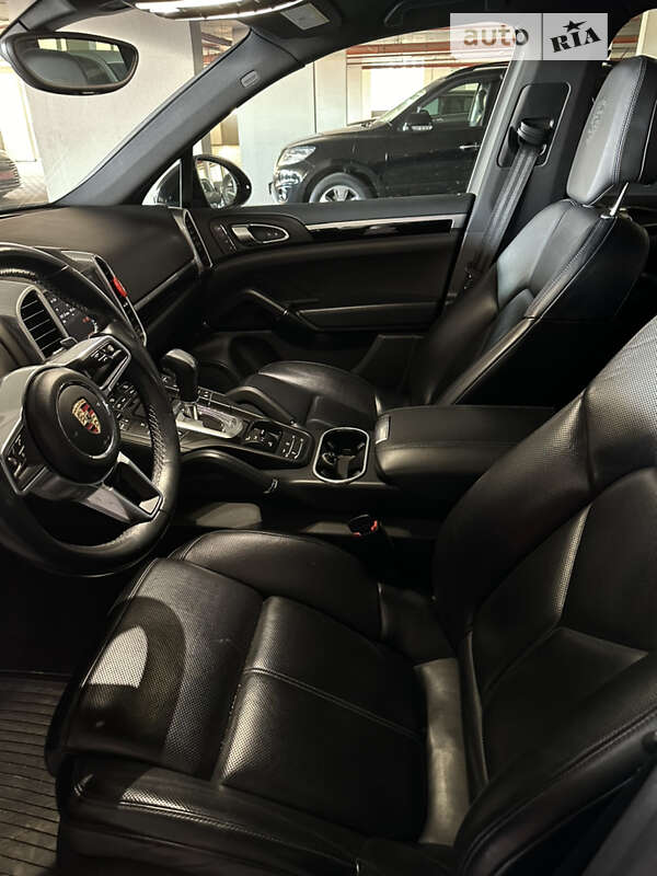 Позашляховик / Кросовер Porsche Cayenne 2016 в Одесі