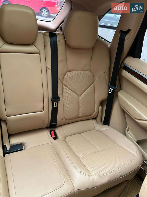 Позашляховик / Кросовер Porsche Cayenne 2012 в Дніпрі