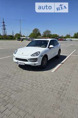 Внедорожник / Кроссовер Porsche Cayenne 2012 в Черновцах