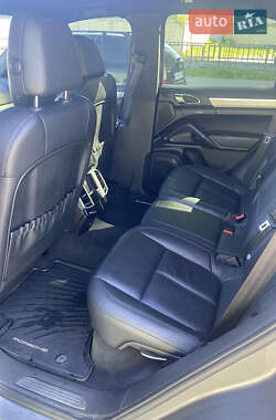Внедорожник / Кроссовер Porsche Cayenne 2010 в Киеве