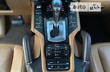 Позашляховик / Кросовер Porsche Cayenne 2012 в Павлограді