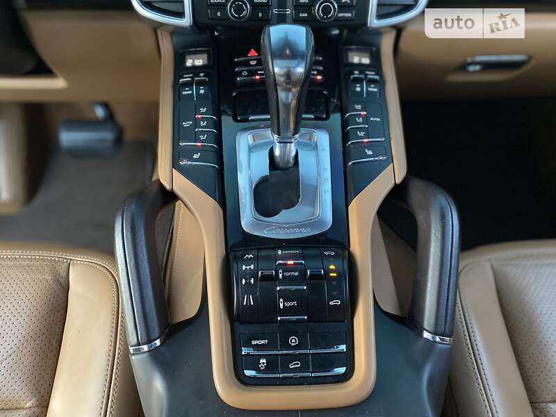 Позашляховик / Кросовер Porsche Cayenne 2012 в Павлограді