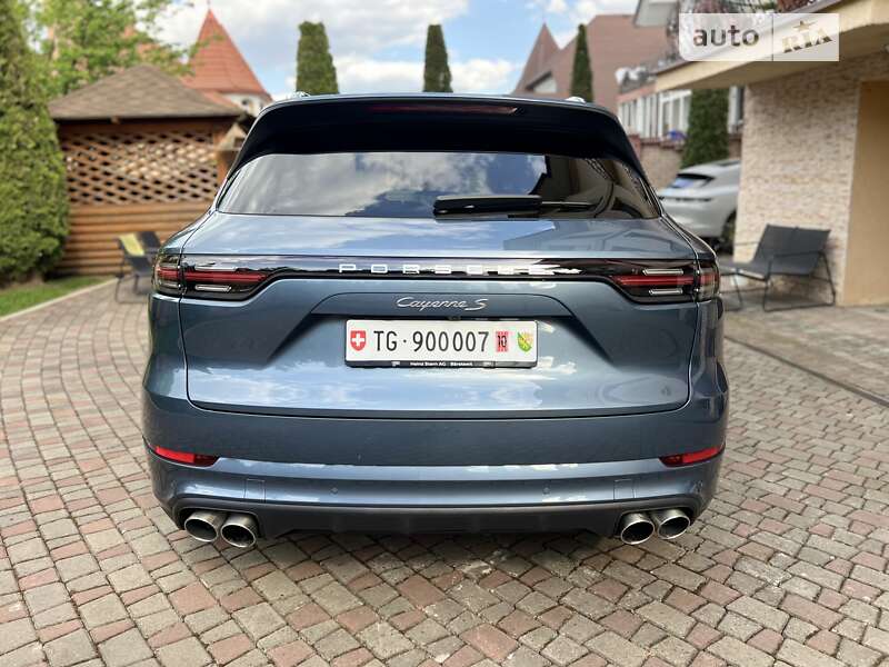 Внедорожник / Кроссовер Porsche Cayenne 2018 в Черновцах