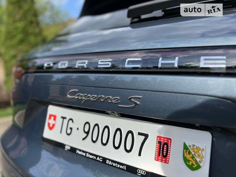 Внедорожник / Кроссовер Porsche Cayenne 2018 в Черновцах