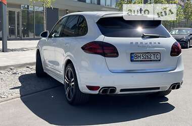 Внедорожник / Кроссовер Porsche Cayenne 2012 в Киеве