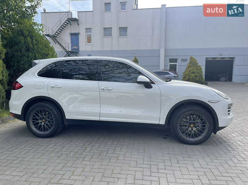 Внедорожник / Кроссовер Porsche Cayenne 2013 в Одессе
