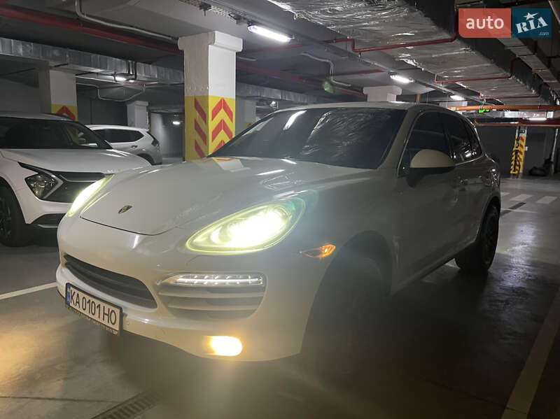 Внедорожник / Кроссовер Porsche Cayenne 2013 в Одессе