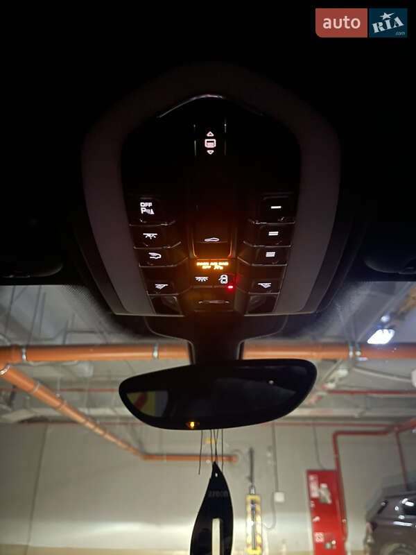 Внедорожник / Кроссовер Porsche Cayenne 2013 в Одессе
