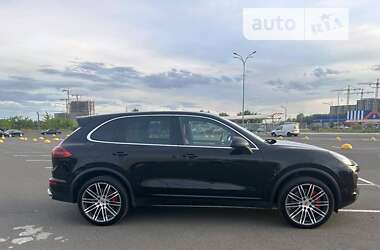 Внедорожник / Кроссовер Porsche Cayenne 2016 в Киеве