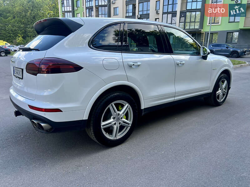 Позашляховик / Кросовер Porsche Cayenne 2016 в Вінниці