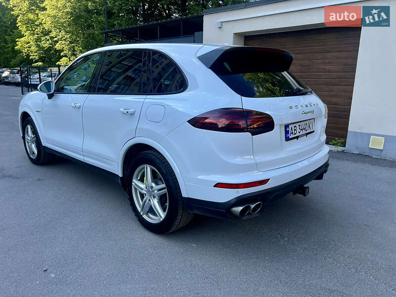 Позашляховик / Кросовер Porsche Cayenne 2016 в Вінниці