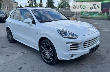 Внедорожник / Кроссовер Porsche Cayenne 2015 в Тернополе