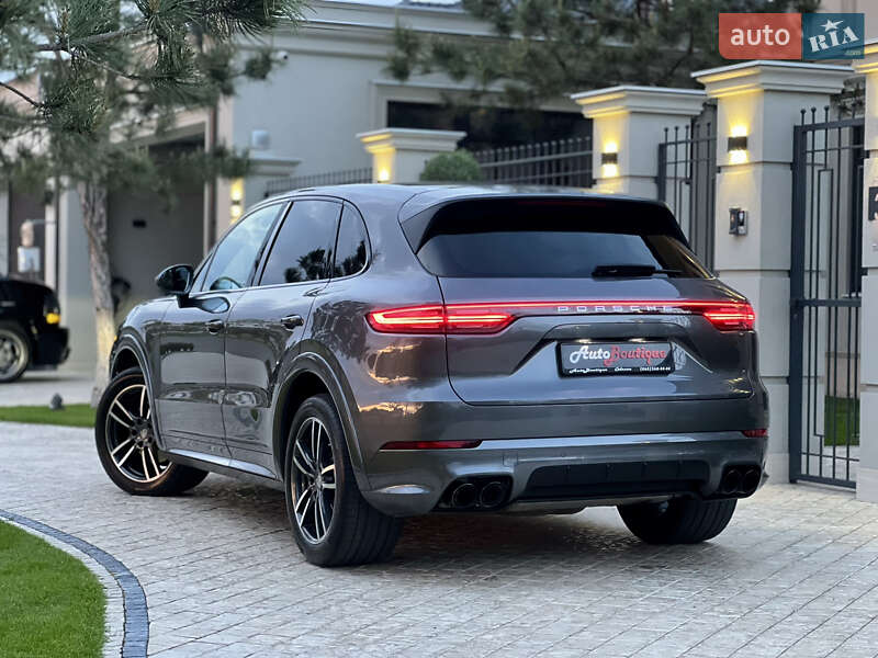 Позашляховик / Кросовер Porsche Cayenne 2018 в Одесі