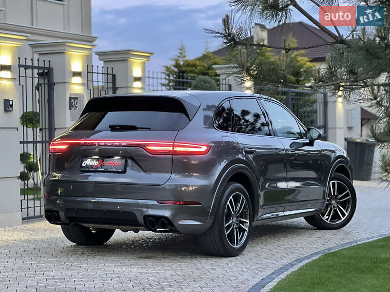 Позашляховик / Кросовер Porsche Cayenne 2018 в Одесі