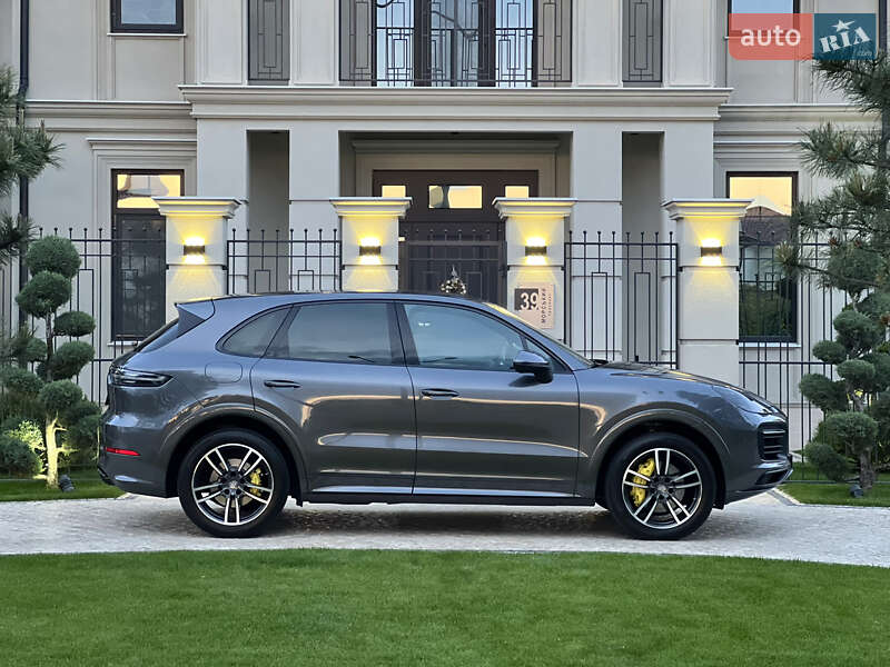 Позашляховик / Кросовер Porsche Cayenne 2018 в Одесі