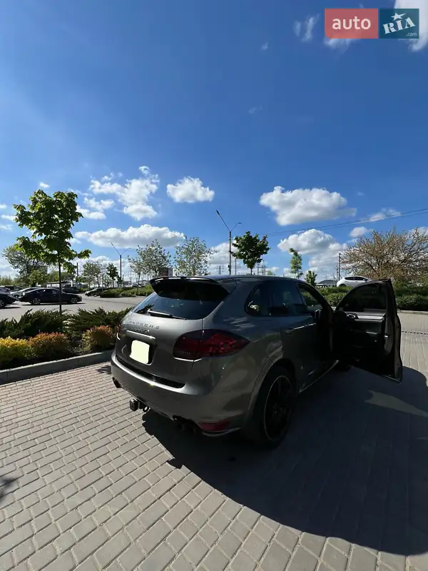 Внедорожник / Кроссовер Porsche Cayenne 2014 в 