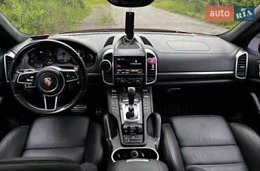 Внедорожник / Кроссовер Porsche Cayenne 2014 в 