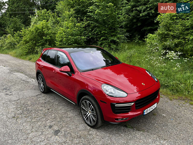 Внедорожник / Кроссовер Porsche Cayenne 2014 в Киеве