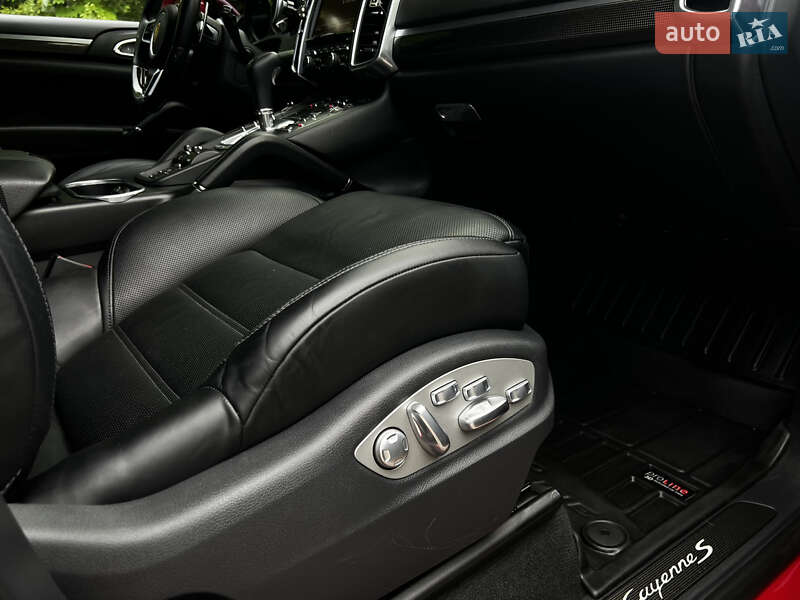 Внедорожник / Кроссовер Porsche Cayenne 2014 в Киеве