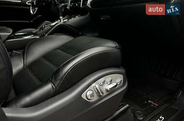 Внедорожник / Кроссовер Porsche Cayenne 2014 в 