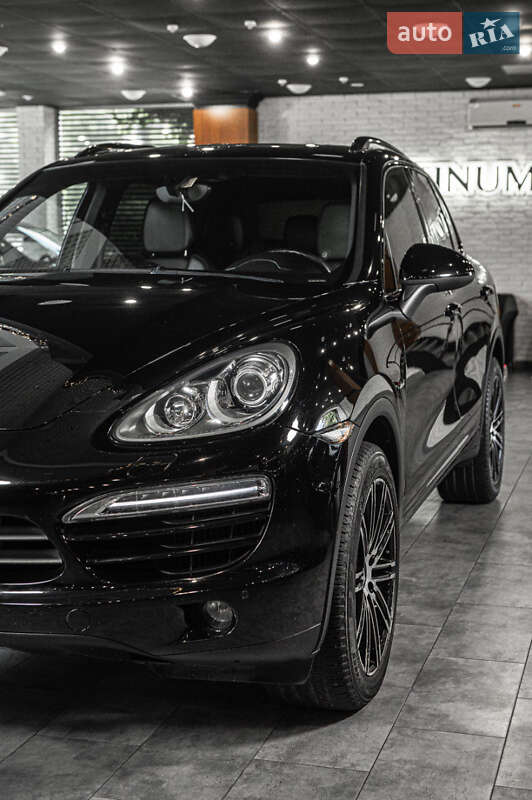 Внедорожник / Кроссовер Porsche Cayenne 2013 в Одессе