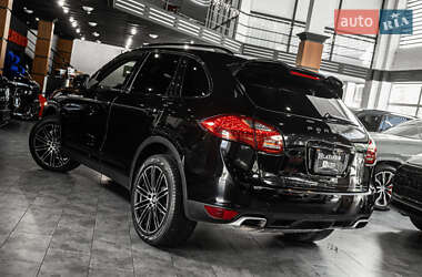 Внедорожник / Кроссовер Porsche Cayenne 2013 в 