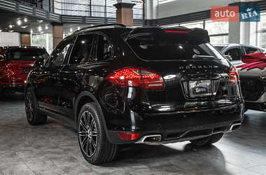 Внедорожник / Кроссовер Porsche Cayenne 2013 в 