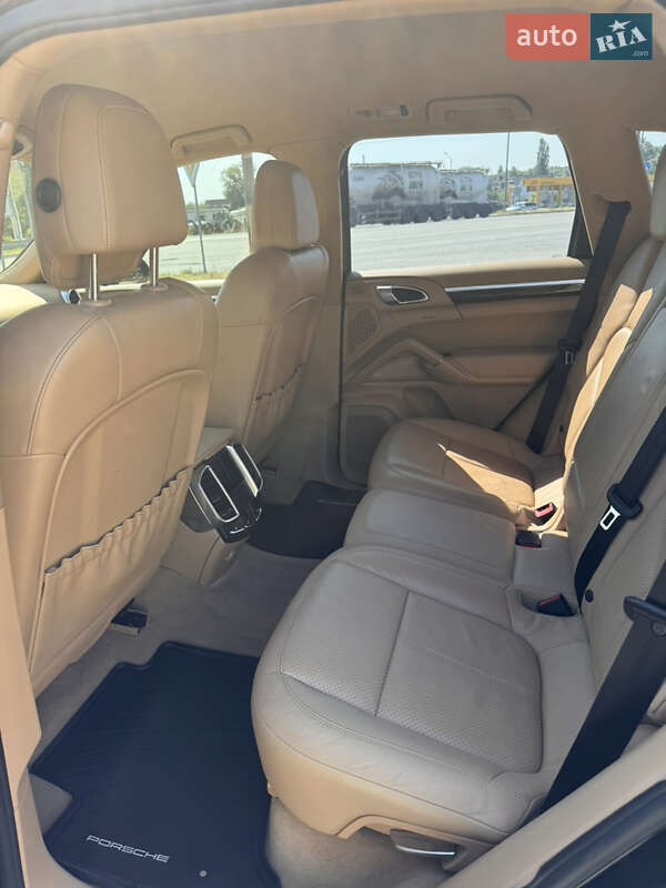 Позашляховик / Кросовер Porsche Cayenne 2012 в Дніпрі