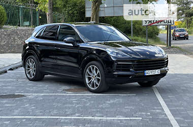 Внедорожник / Кроссовер Porsche Cayenne 2018 в 