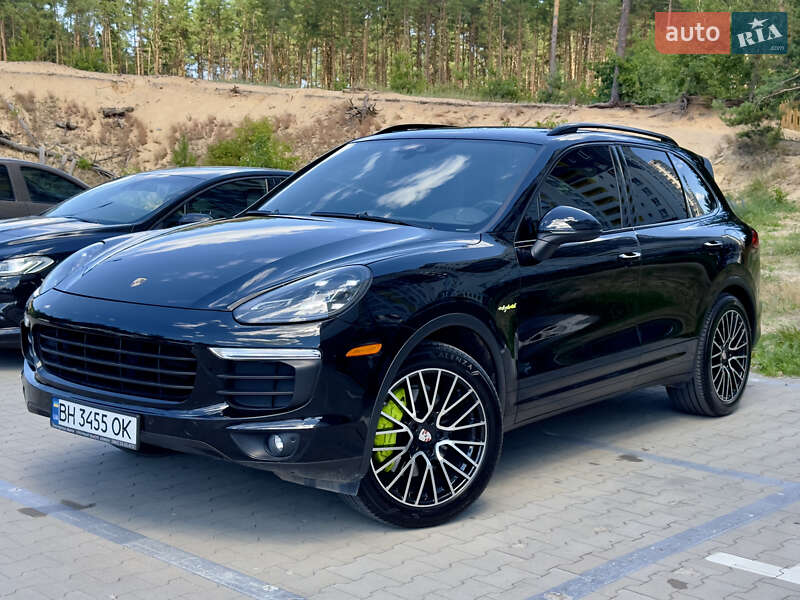 Внедорожник / Кроссовер Porsche Cayenne 2015 в Киеве