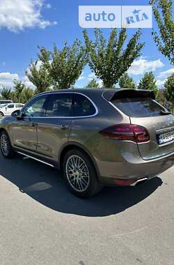 Позашляховик / Кросовер Porsche Cayenne 2010 в Києві