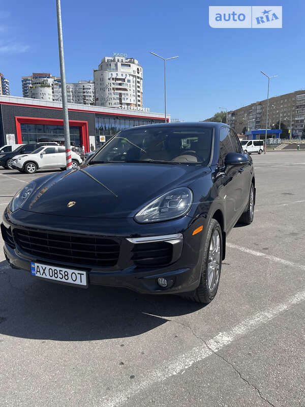 Позашляховик / Кросовер Porsche Cayenne 2015 в 